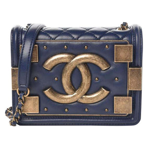 opladning Male Advarsel Chanel Handbag Classic Flap Boy Brick Mini Studded Classic Logo CC Nav –  House of Carver