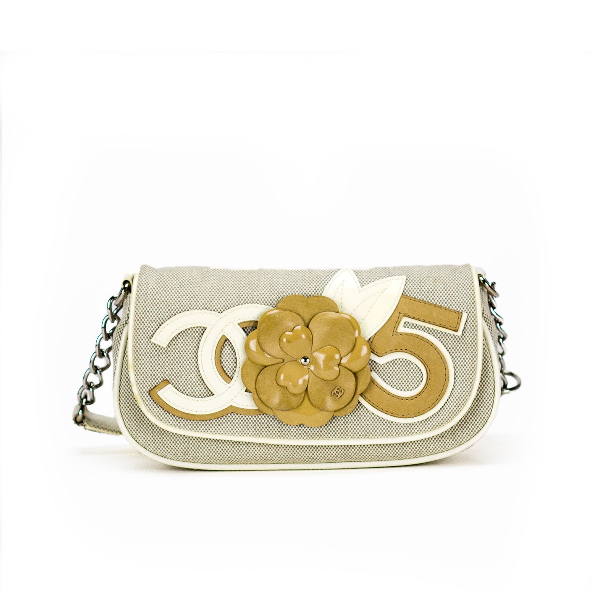 Sold at Auction: Chanel Vintage Beige Lambskin Camellia Tote Bag