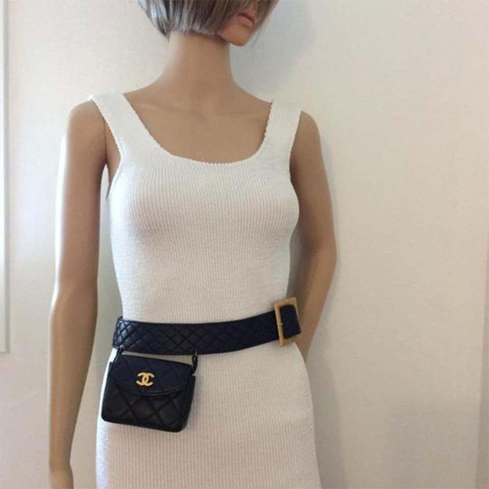 Chanel Pre-owned 1990-2000 Mini Classic Flap Belt Bag - Black