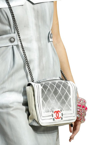 Graffiti cloth handbag Chanel Beige in Cloth - 23660407